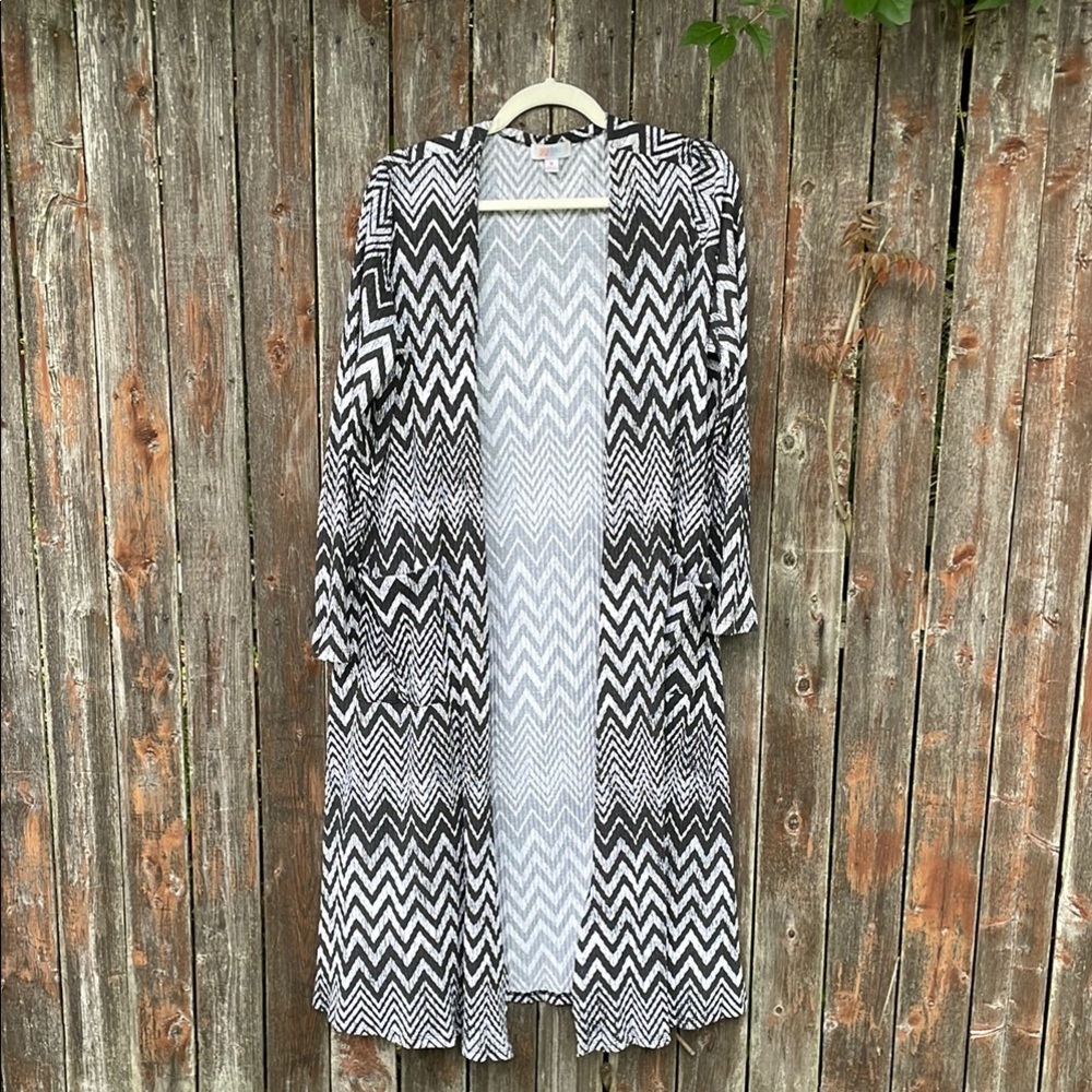 LuLaRoe Black and White Chevron Sarah Cardigan | size M